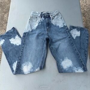 PacSun Blue and White boyfriend Jeans with Distressed Details